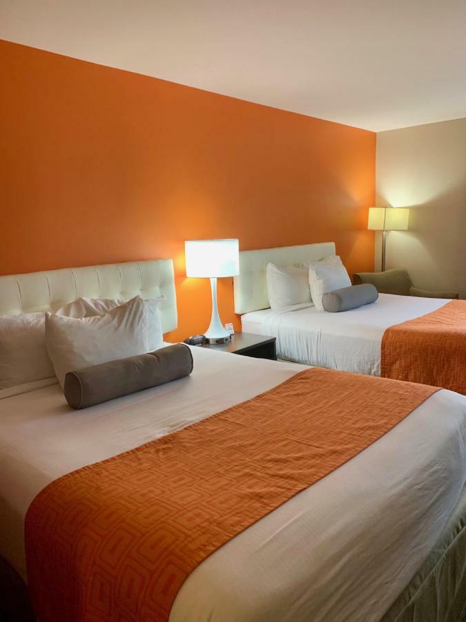 Howard Johnson By Wyndham Winnipeg West Exterior foto